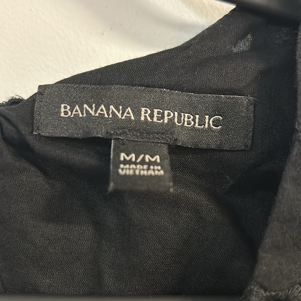 Banana Republic Black loose fit blouse with cutout back - Picture 8 of 10